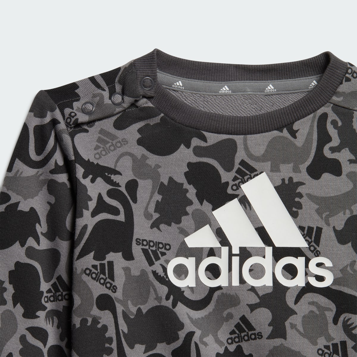 Adidas Essentials Allover Print Jogger Set Kids. 7