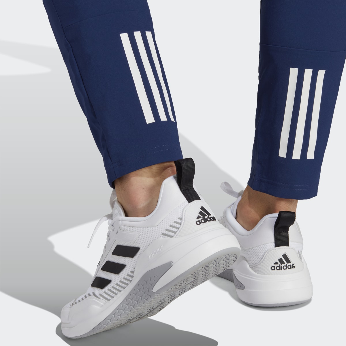 Adidas Pantaloni da allenamento Train Essentials Seasonal. 6