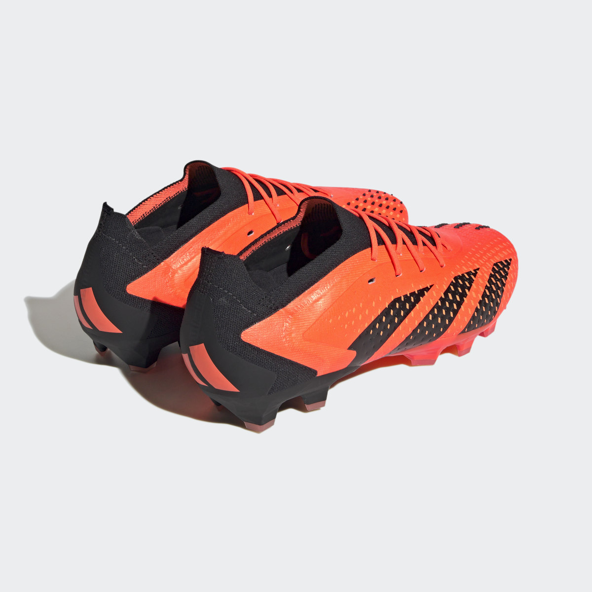 Adidas Bota de fútbol Predator Accuracy.1 Low césped artificial. 6