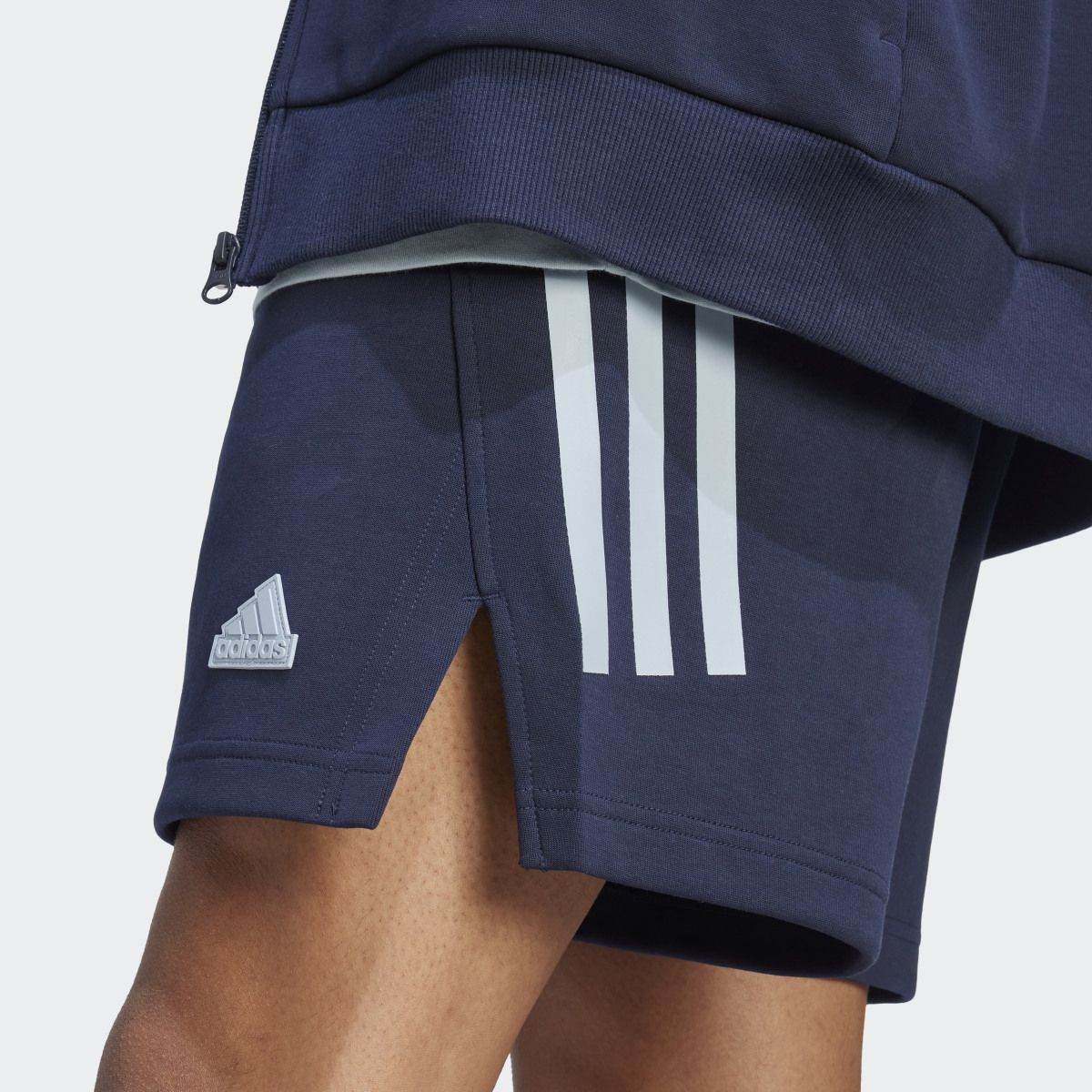 Adidas Future Icons 3-Streifen Shorts. 5