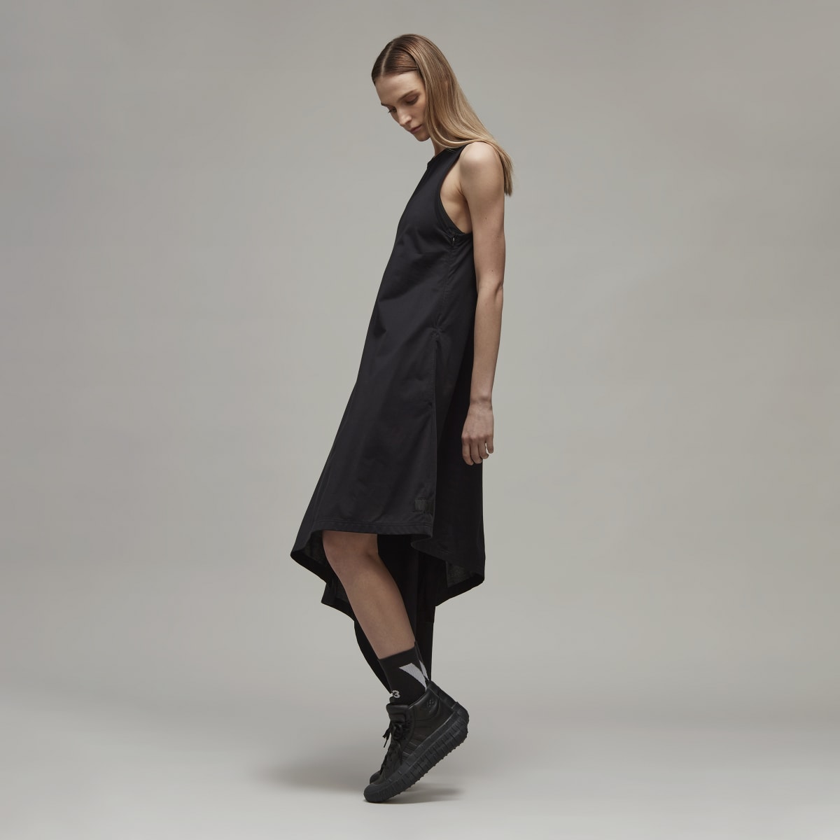 Adidas ASYMM DRESS. 3