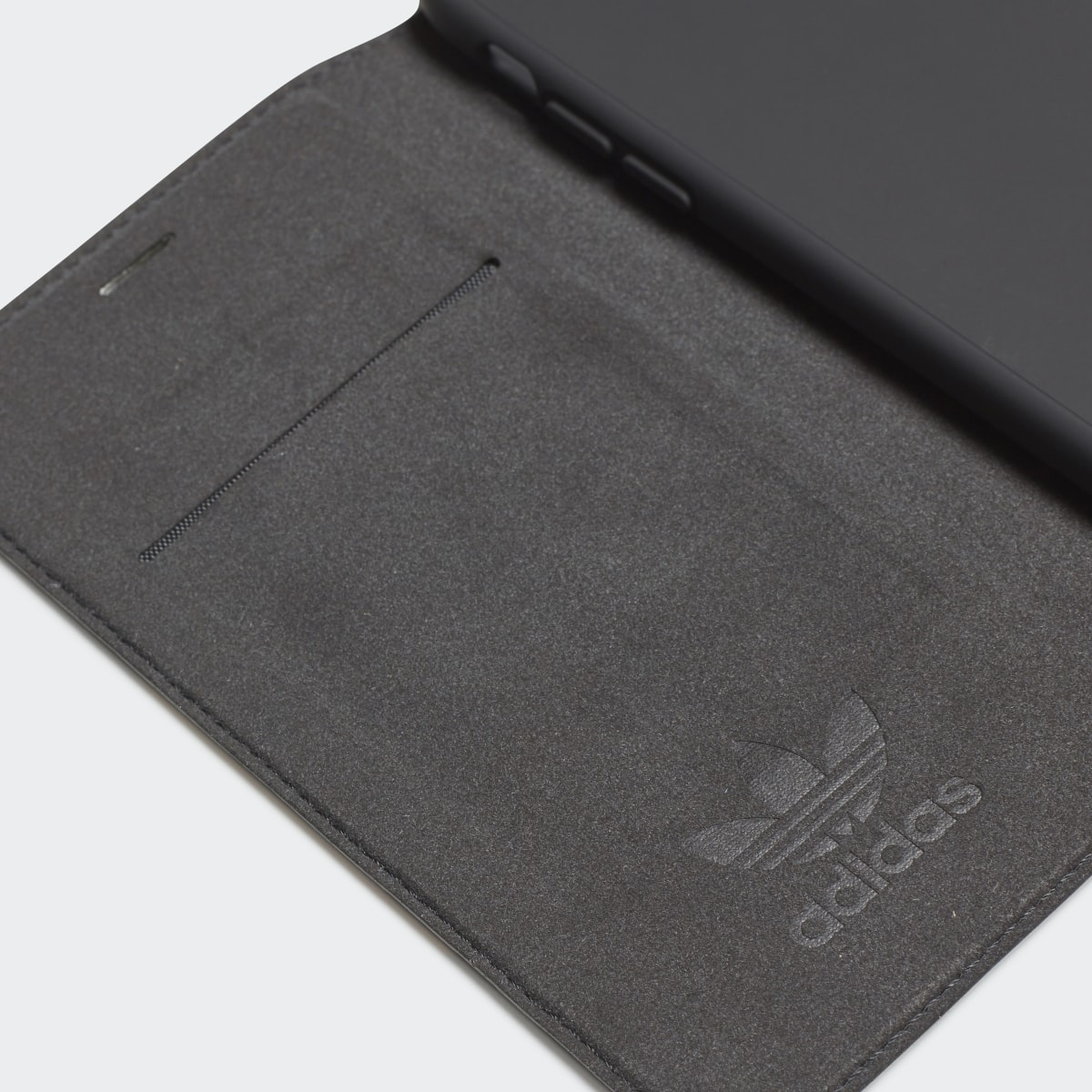 Adidas Basic Logo Flip Case iPhone X. 6