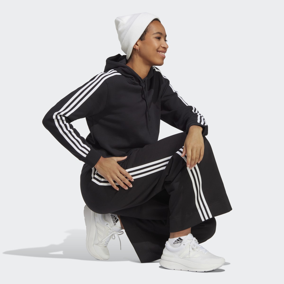 Adidas Sweat-shirt à capuche court en molleton à 3 bandes Essentials. 4