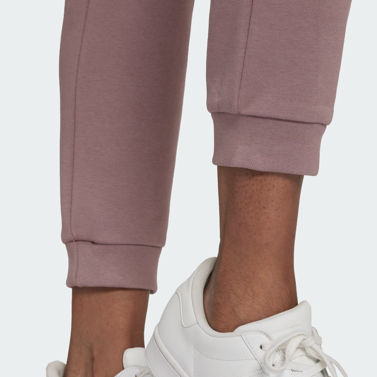 Adidas Pantaloni adicolor Essentials Fleece Slim Joggers. 6