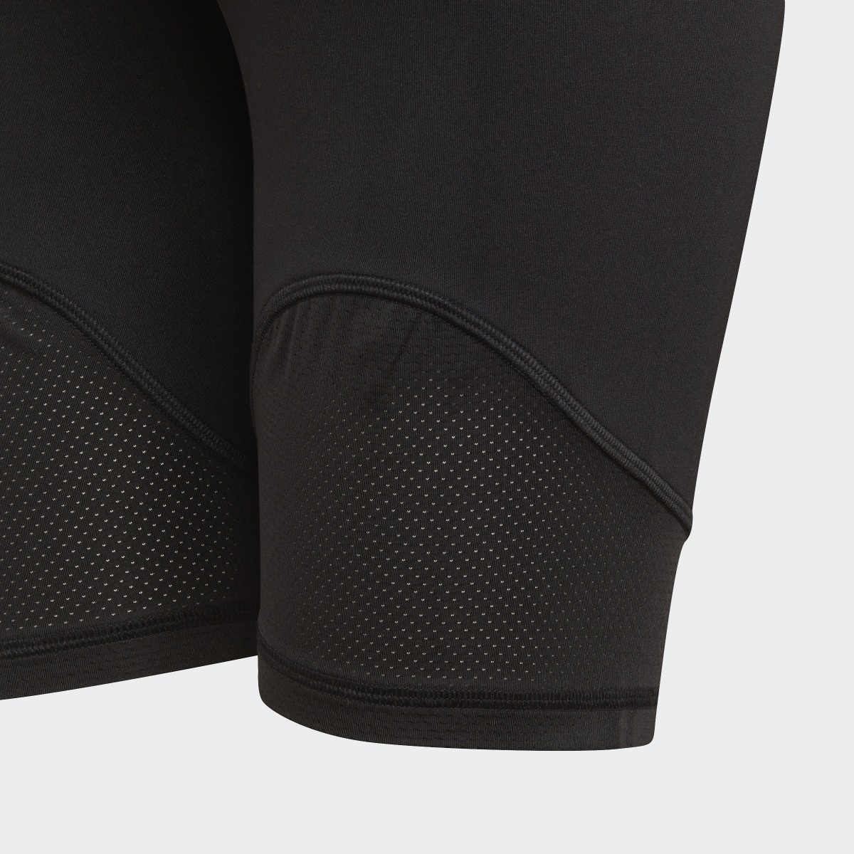 Adidas AEROREADY HIIT Short Tights. 4