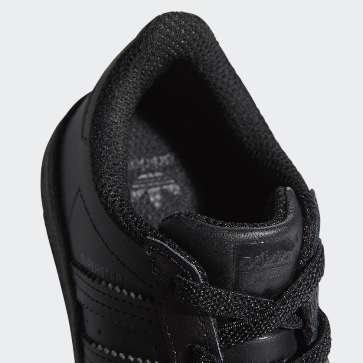 Adidas Chaussure Superstar. 8