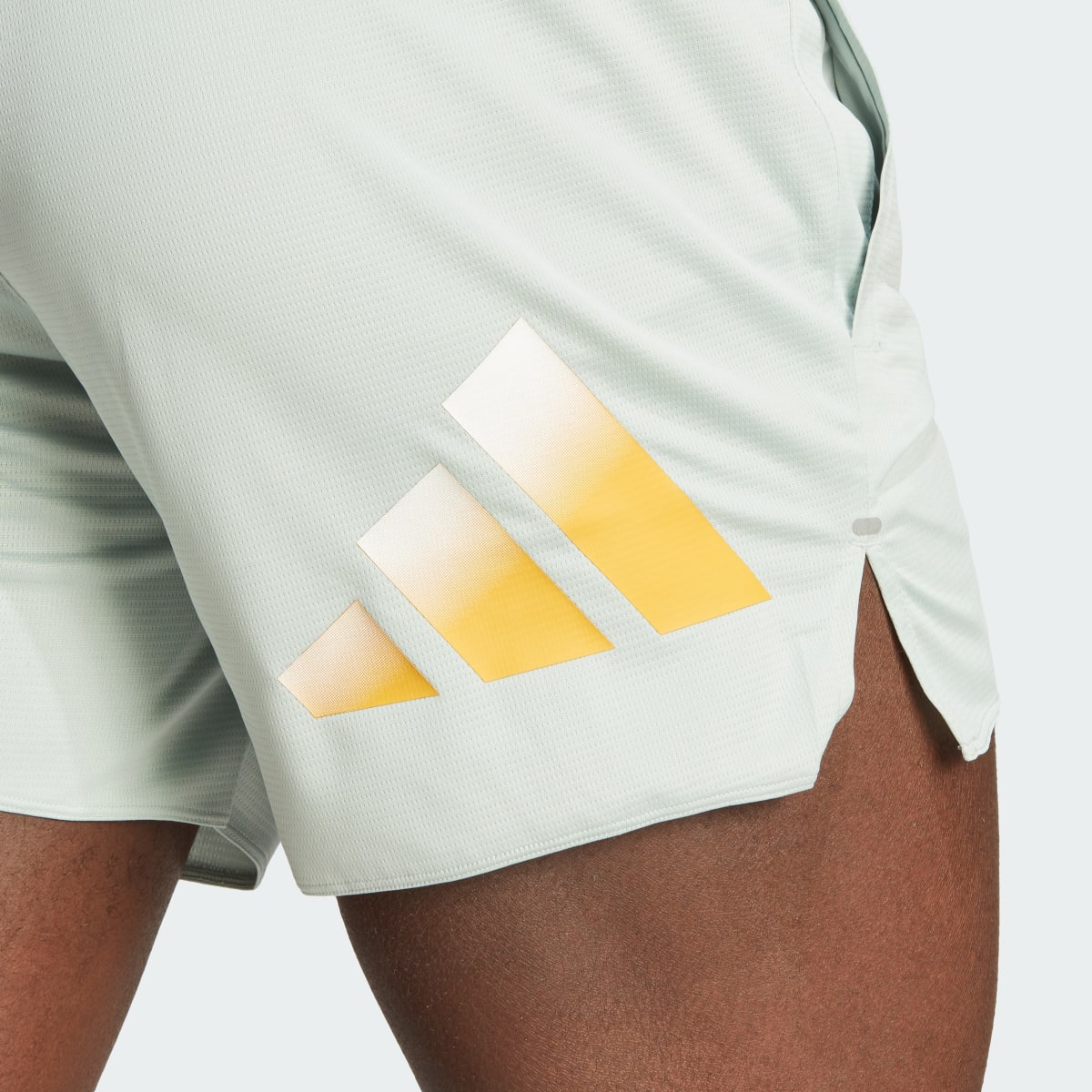 Adidas Shorts Run Icons Logo 3 Barras. 5