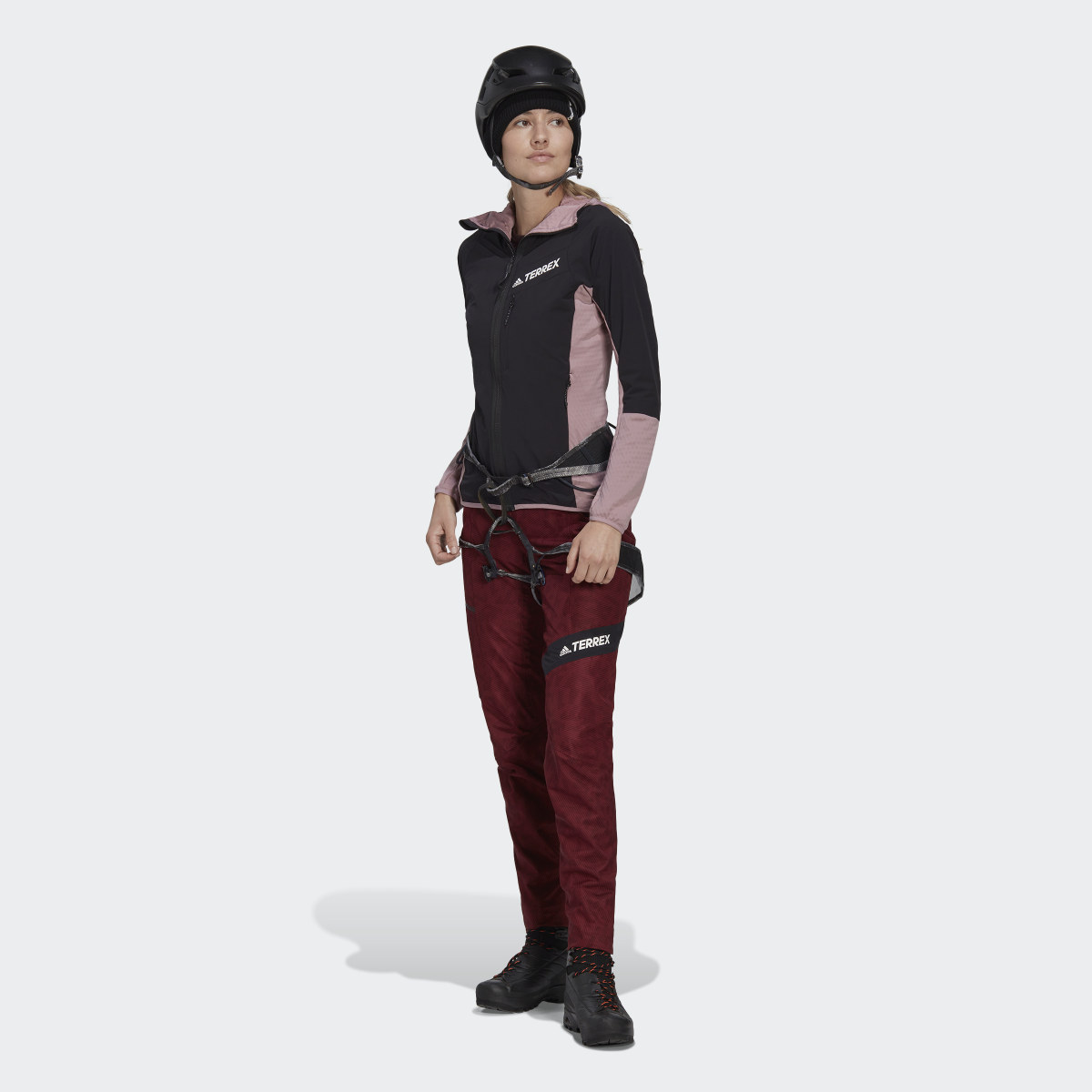 Adidas TERREX Techrock Primeknit RAIN.RDY Hose. 7 Adidas TERREX Techrock Primeknit RAIN.RDY Hose. 7