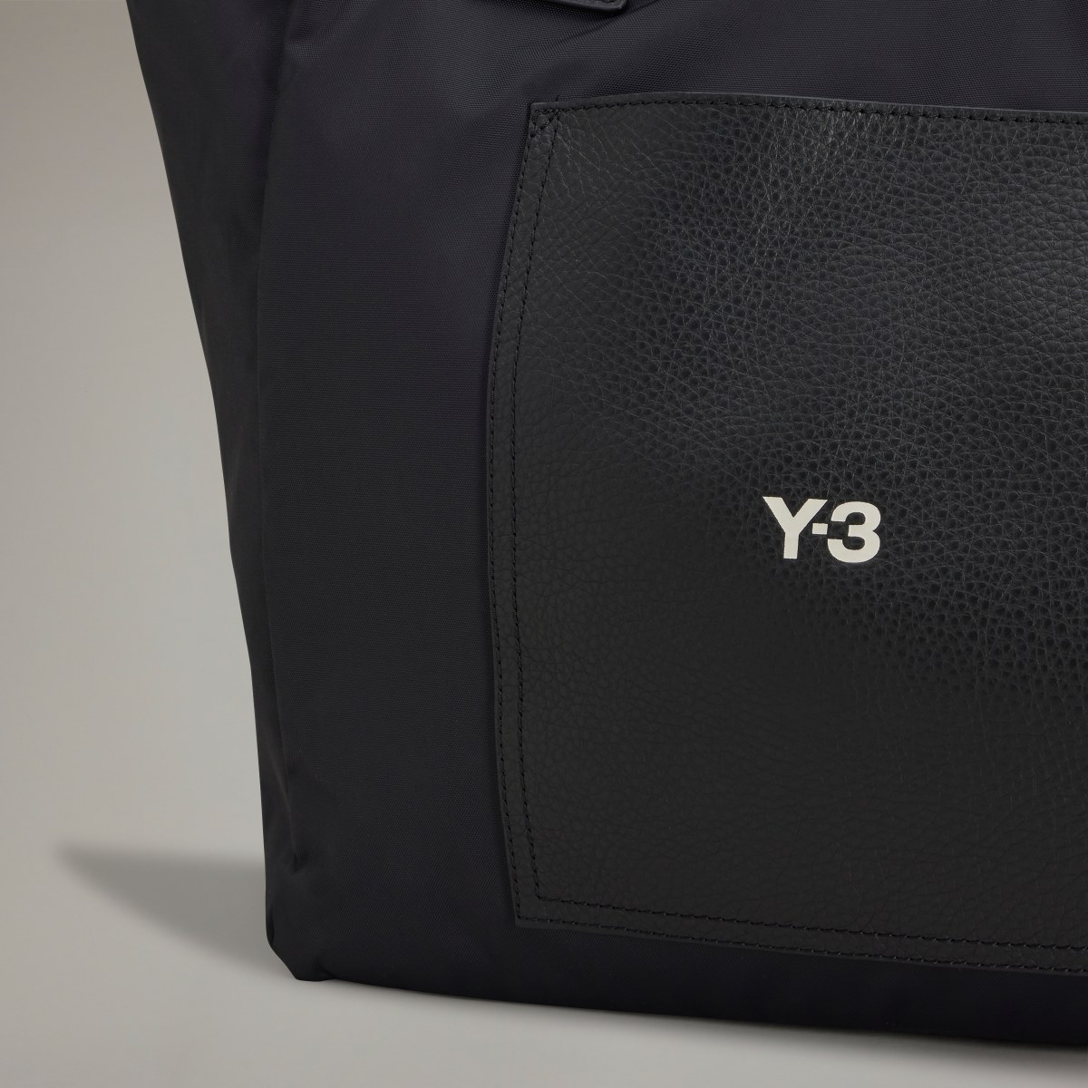 Adidas Y-3 Lux Bag. 6