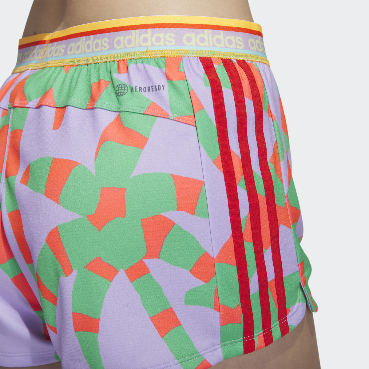 Adidas x FARM Rio Pacer 3-Streifen Knit Shorts. 5