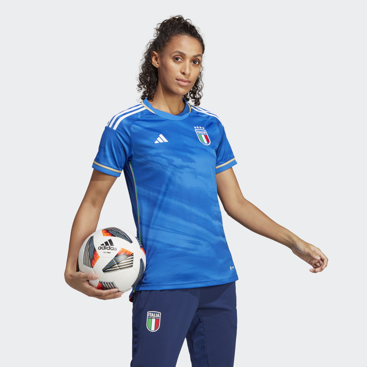 Adidas Italien 23 Heimtrikot. 6