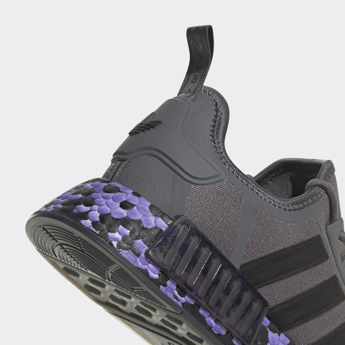 Adidas Scarpe NMD_R1. 9