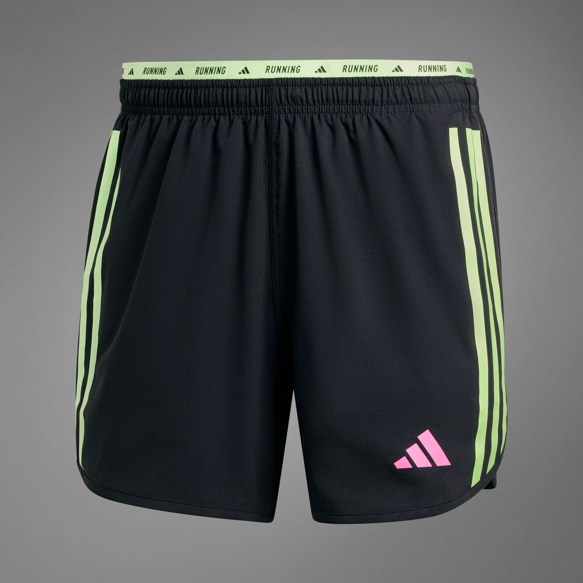 Adidas Own the Run 3-Streifen Shorts. 9