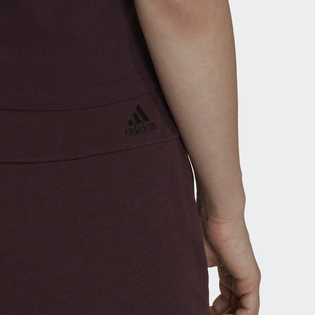 Adidas Essentials Slim Logo Shorts. 6