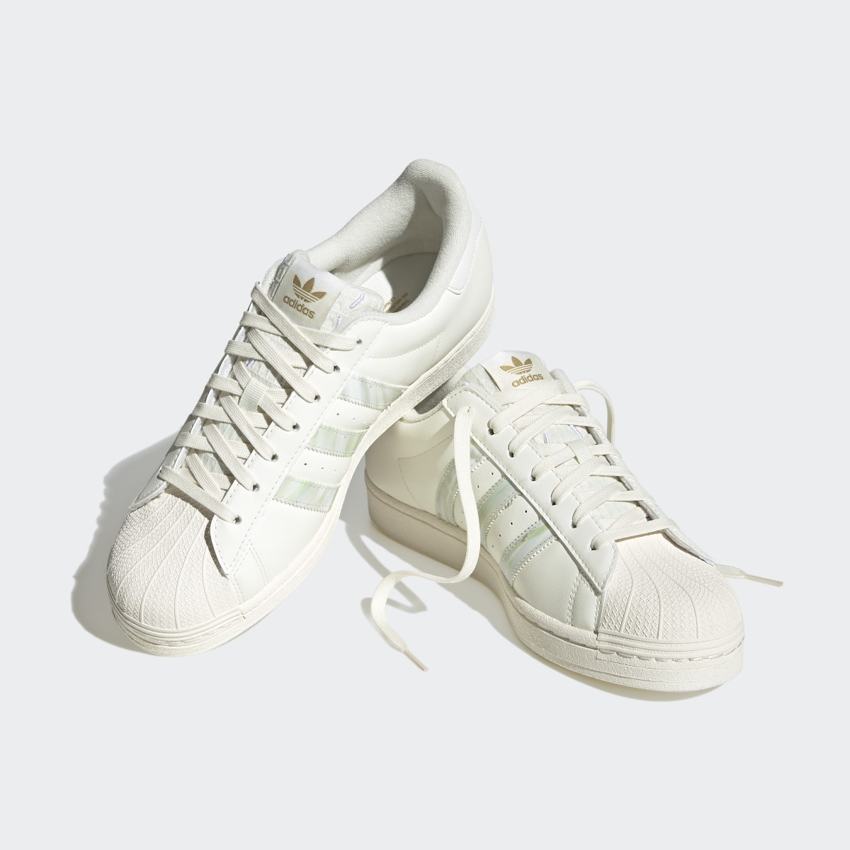 Adidas Chaussure Superstar Vegan. 5