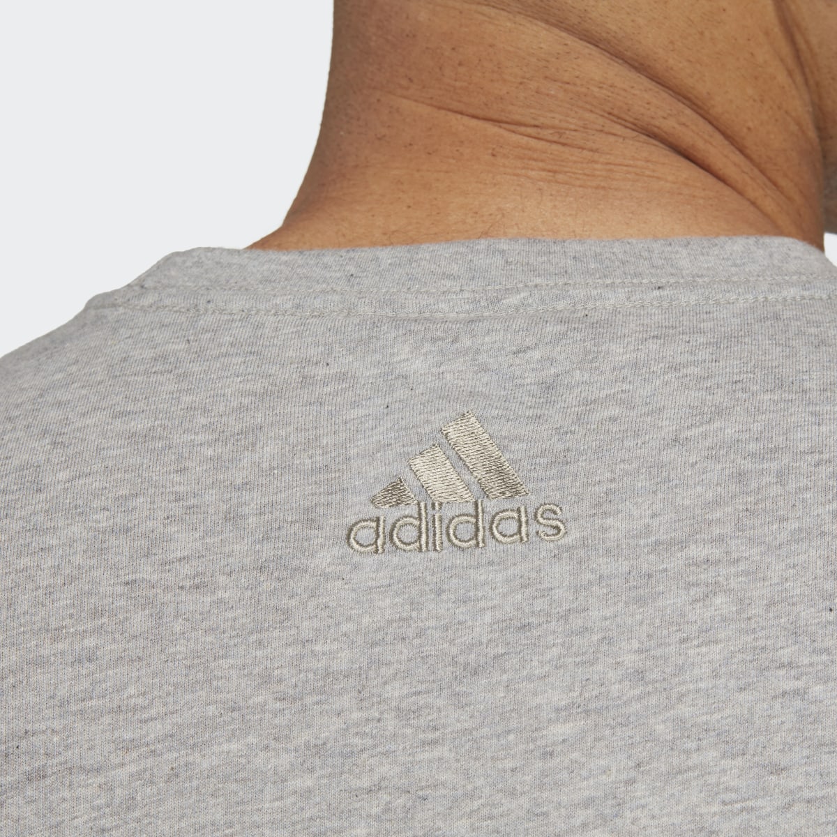 Adidas Camiseta Essentials Single Jersey Linear Embroidered Logo. 7
