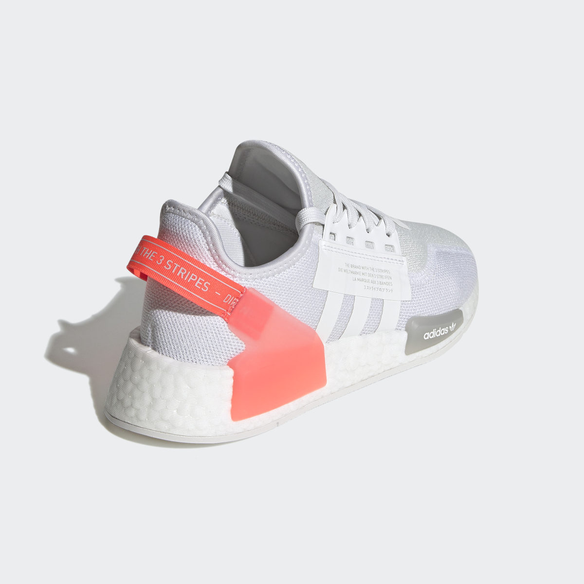 Adidas Chaussure NMD_R1 V2. 6