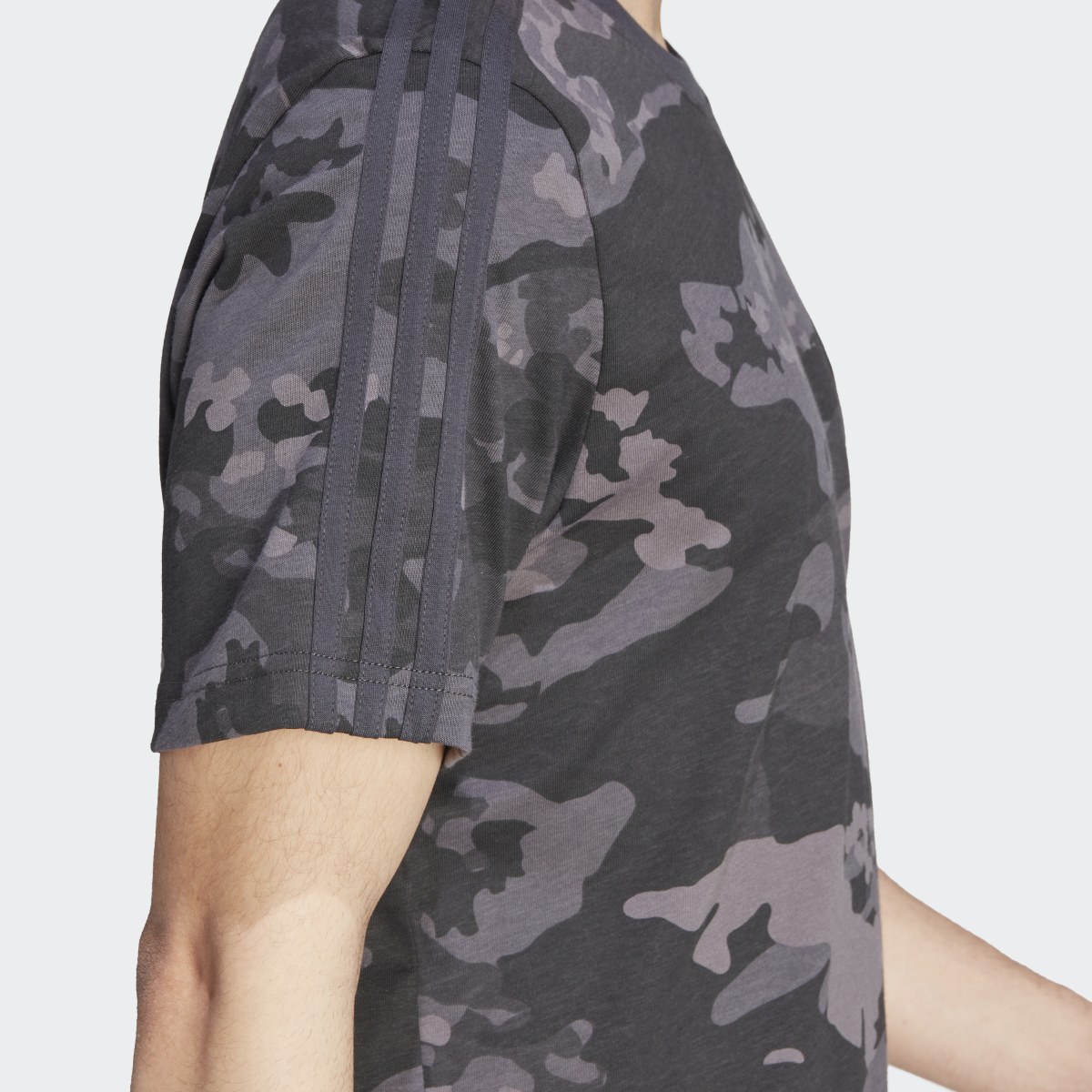 Adidas Camiseta Graphics Camo. 7