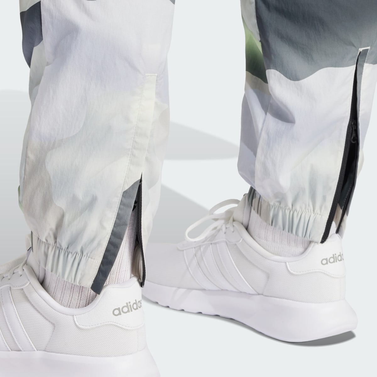 Adidas Pantalon cargo imprimé camo City Escape. 6