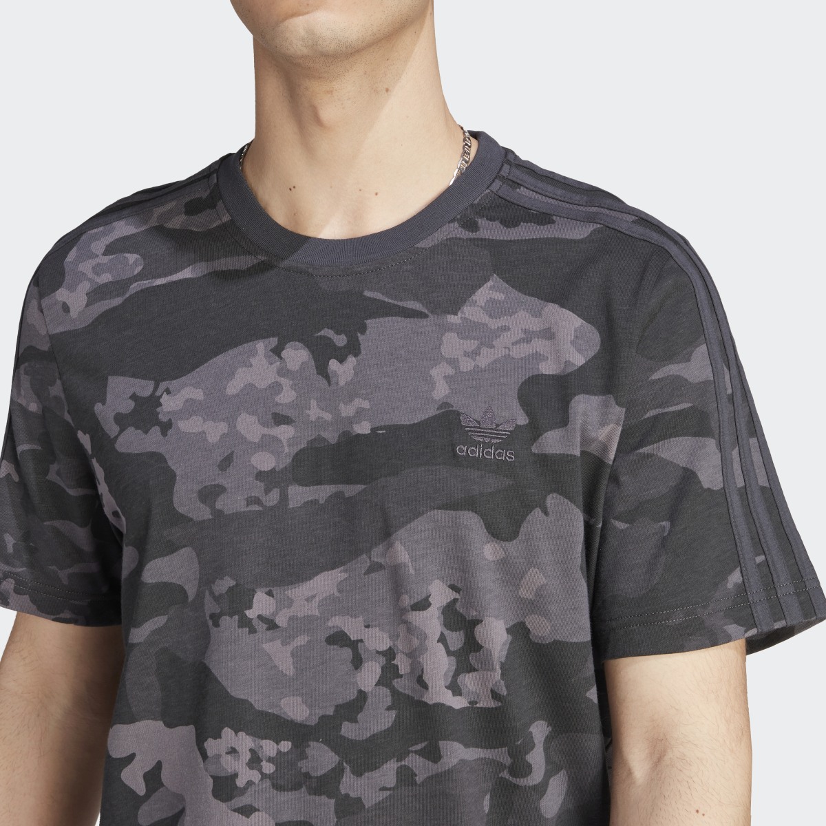 Adidas Camiseta Graphics Camo. 6