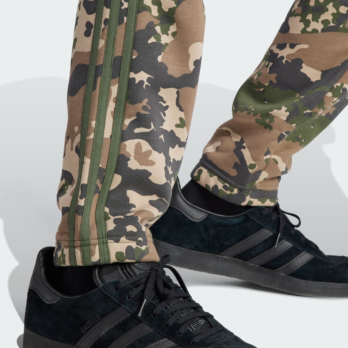 Adidas Graphics Camo Eşofman Altı. 6