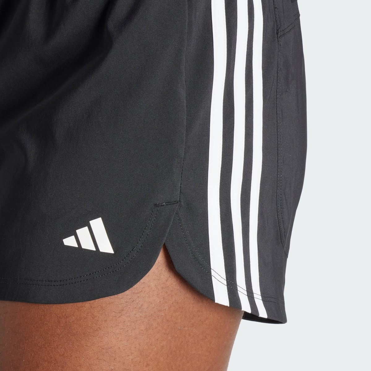 Adidas Pacer Training 3-Streifen Woven High-Rise Shorts. 6