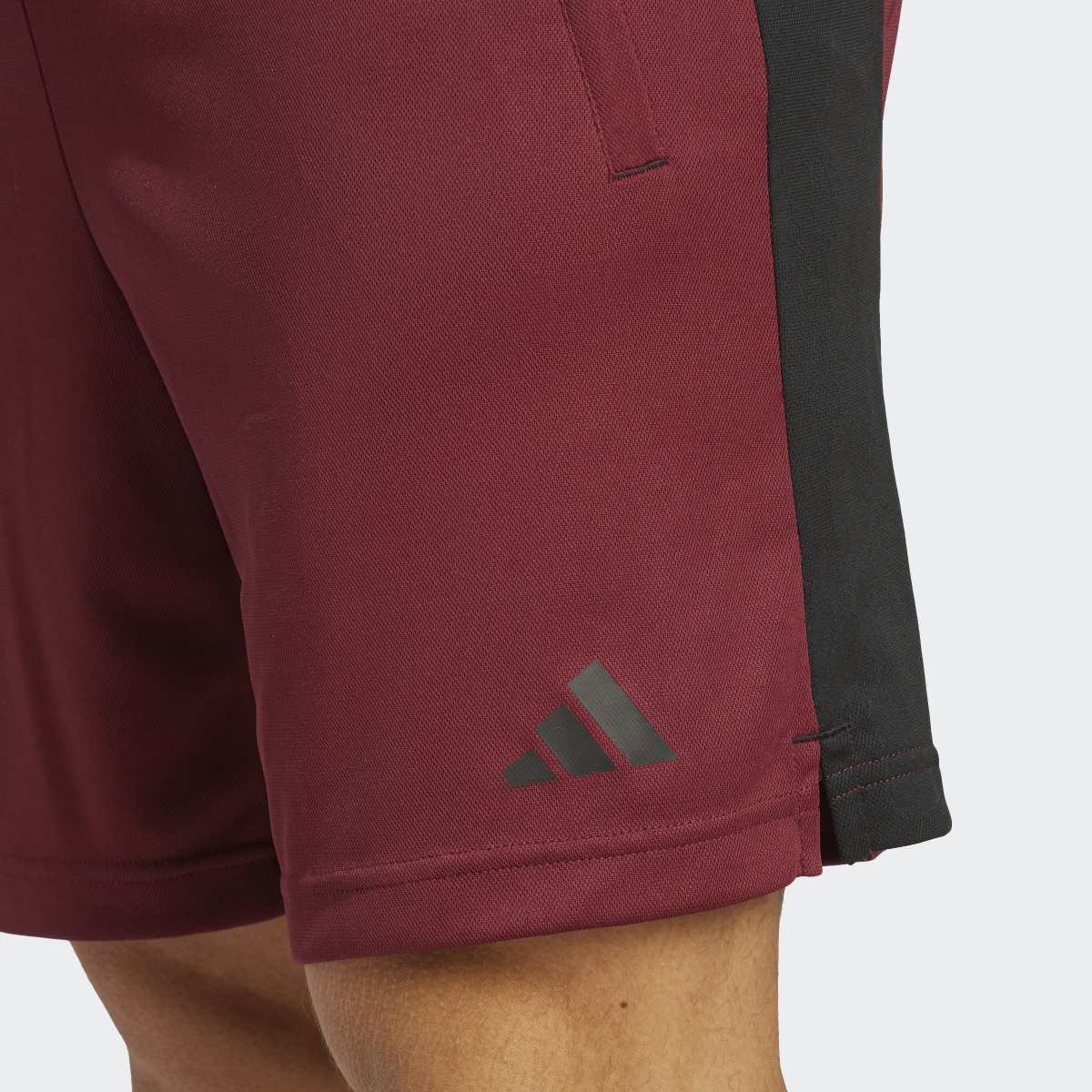 Adidas Short de training Camo Essentials Seasonal. 5