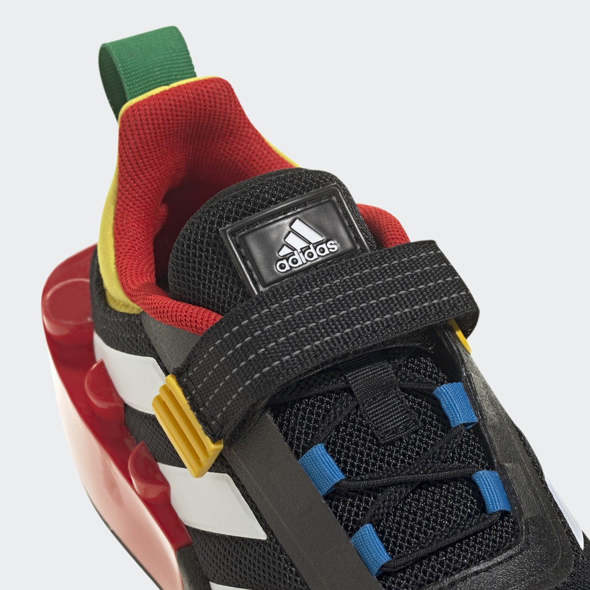 Adidas Chaussure lacets élastiques et scratch sur le dessus adidas x LEGO® Tech RNR. 11