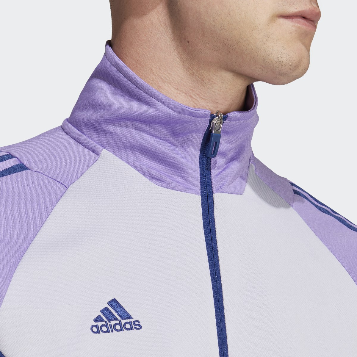 Adidas Chaqueta Tiro. 6