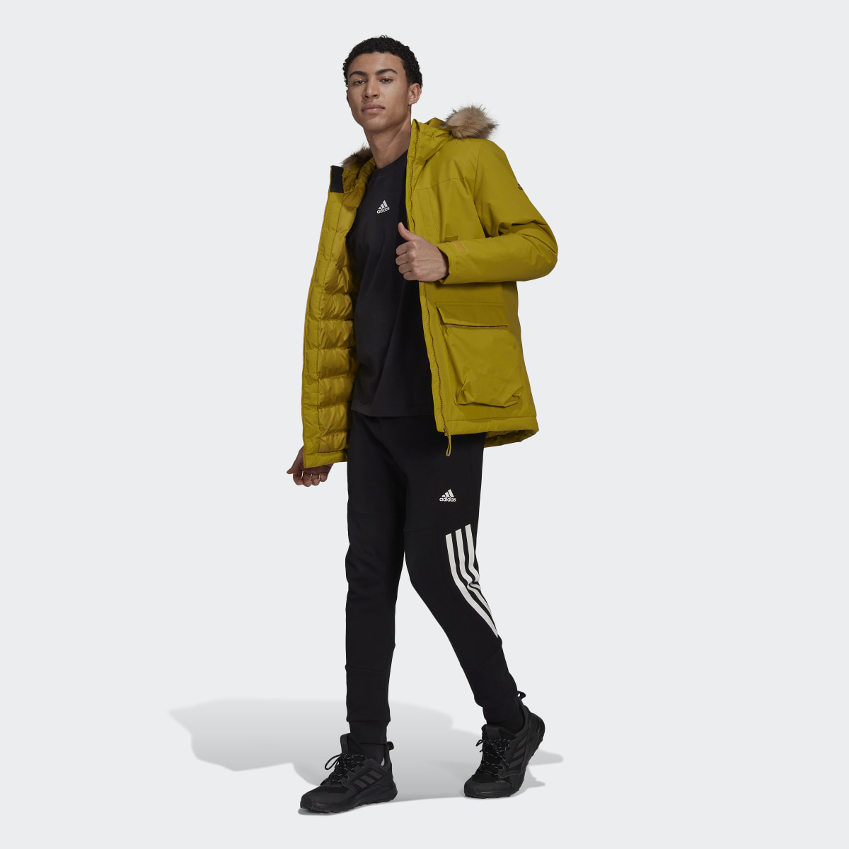 Adidas Parka con capucha Utilitas. 6