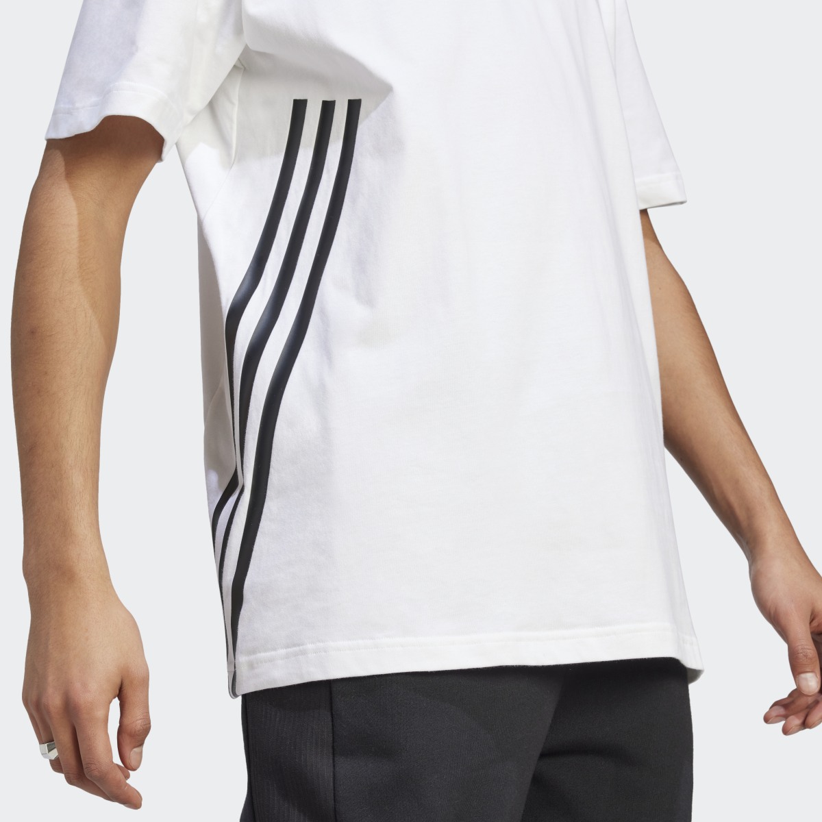 Adidas Future Icons 3-Streifen T-Shirt. 7