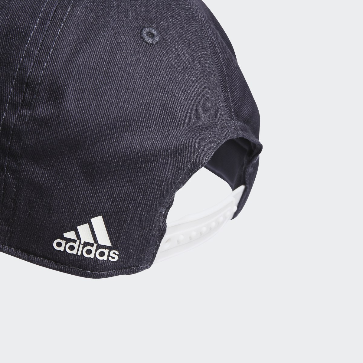 Adidas Cappellino Daily. 4