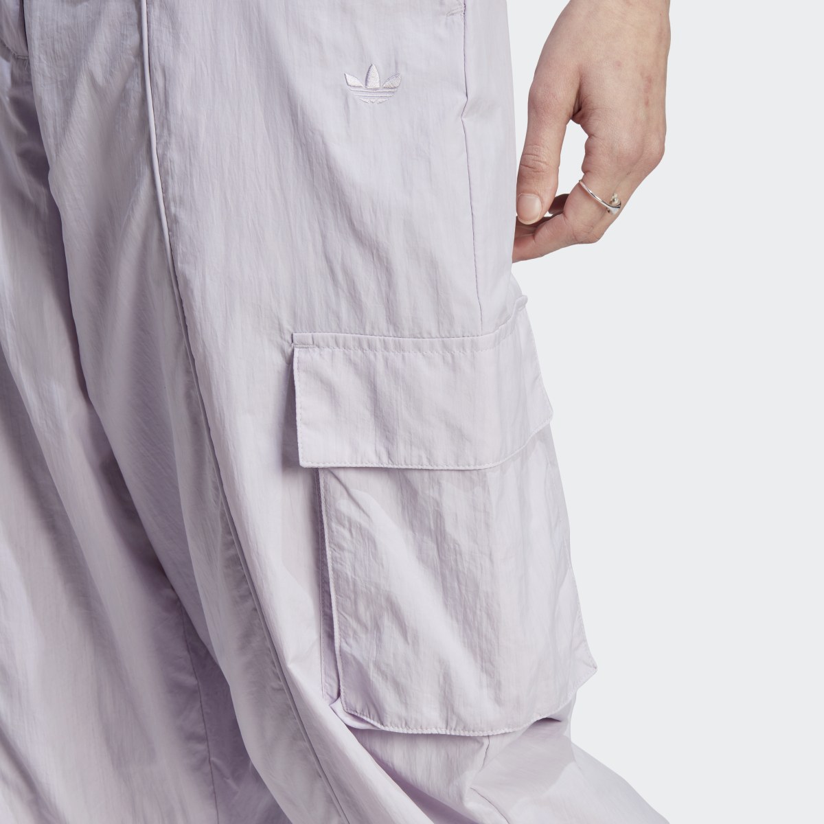 Adidas Pantalon cargo en nylon Premium Essentials. 6