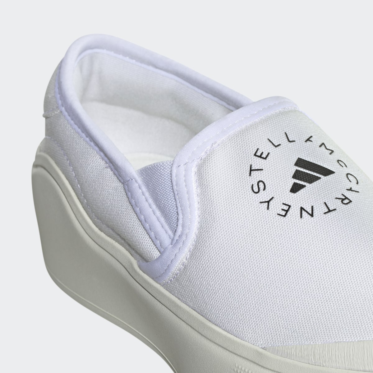 Adidas Chaussure slip-on adidas by Stella McCartney Court. 8