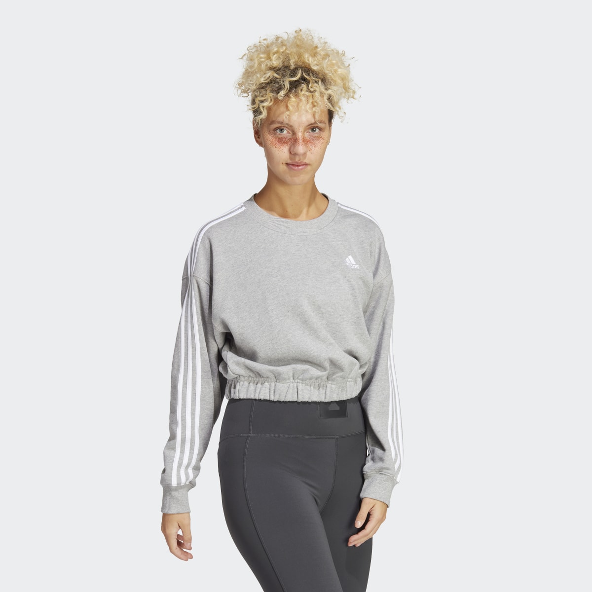 Adidas Essentials 3-Streifen Crop Sweatshirt. 4