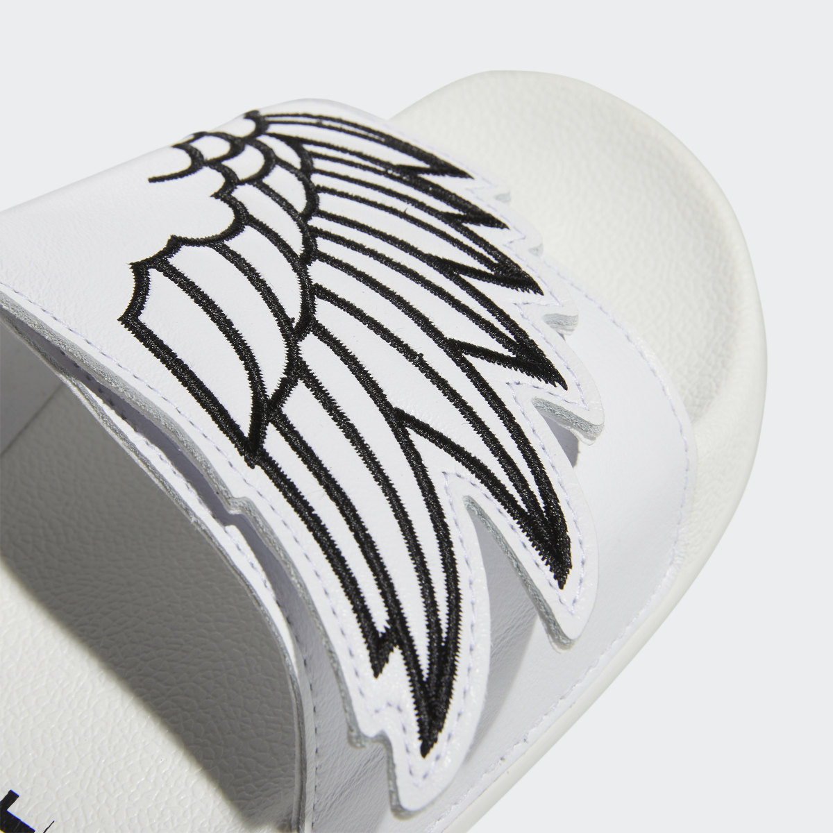 Adidas Chancla Adilette Jeremy Scott Monogram Wings. 9