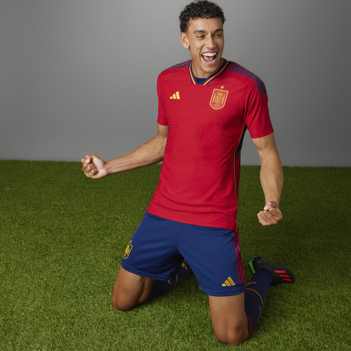 Adidas Spain 22 Home Authentic Jersey. 5