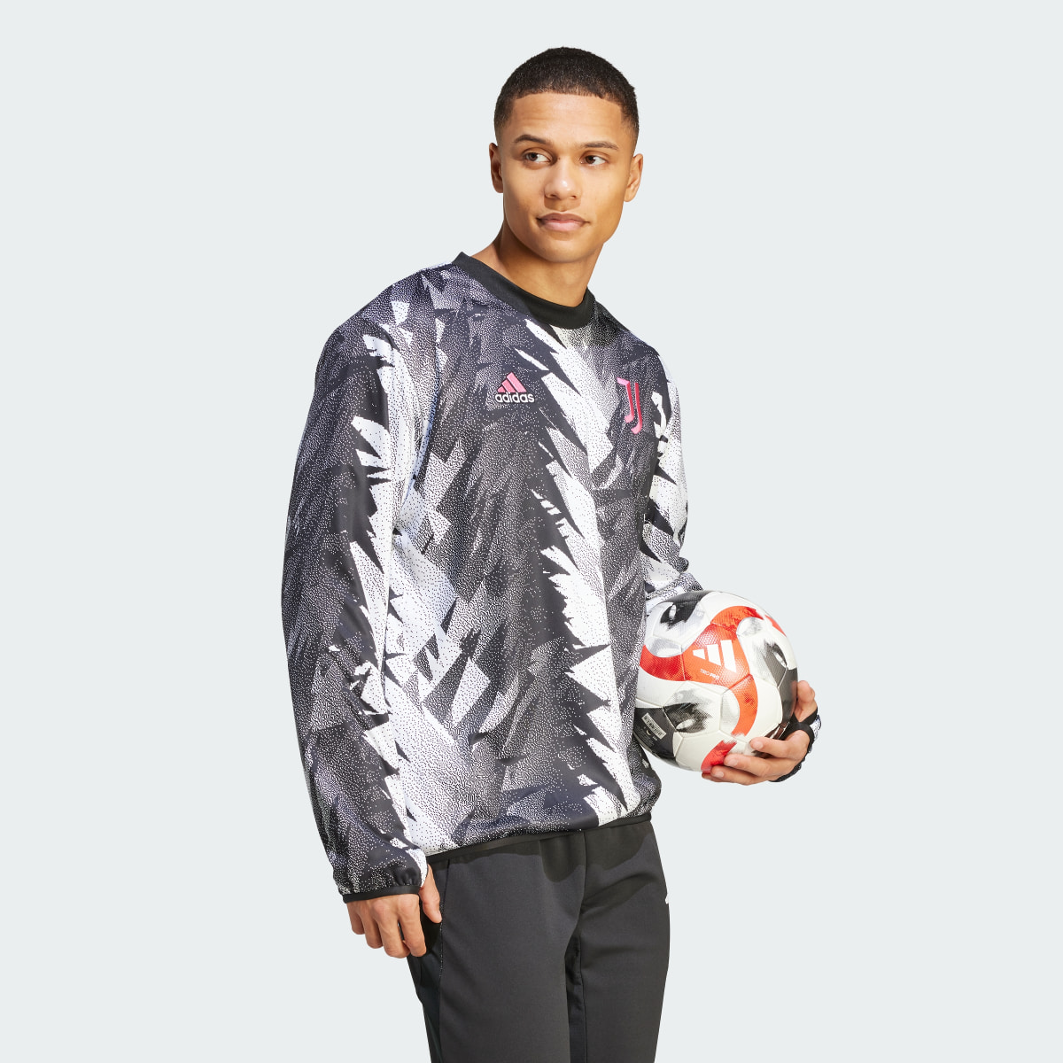 Adidas Juventus Pre-Match Warm Top. 4