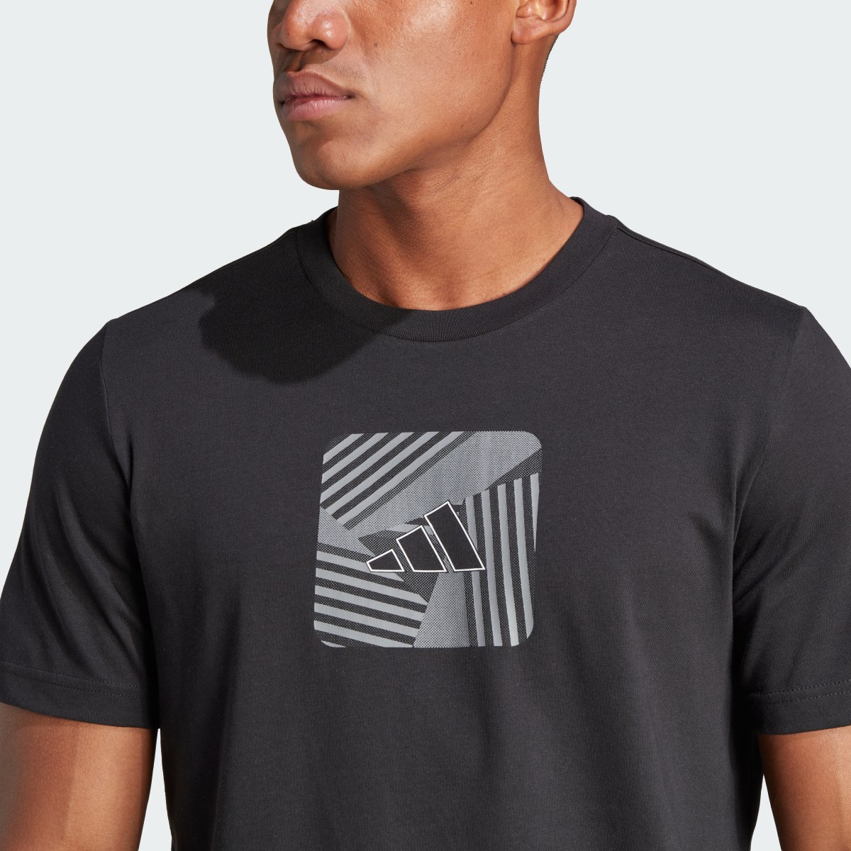 Adidas Playera de Tenis Aeroready Logo Block Estampada. 7