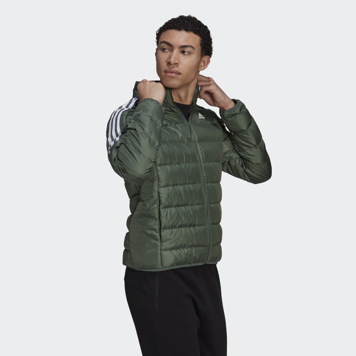 Adidas Chaqueta de plumón Essentials. 4