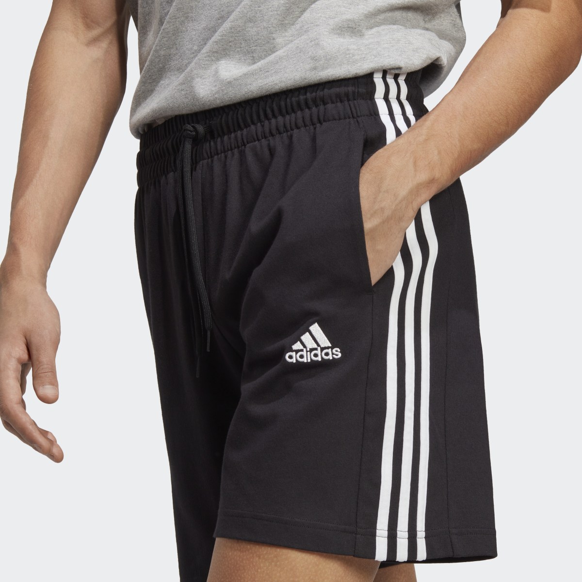 Adidas Essentials 3-Stripes Şort. 5