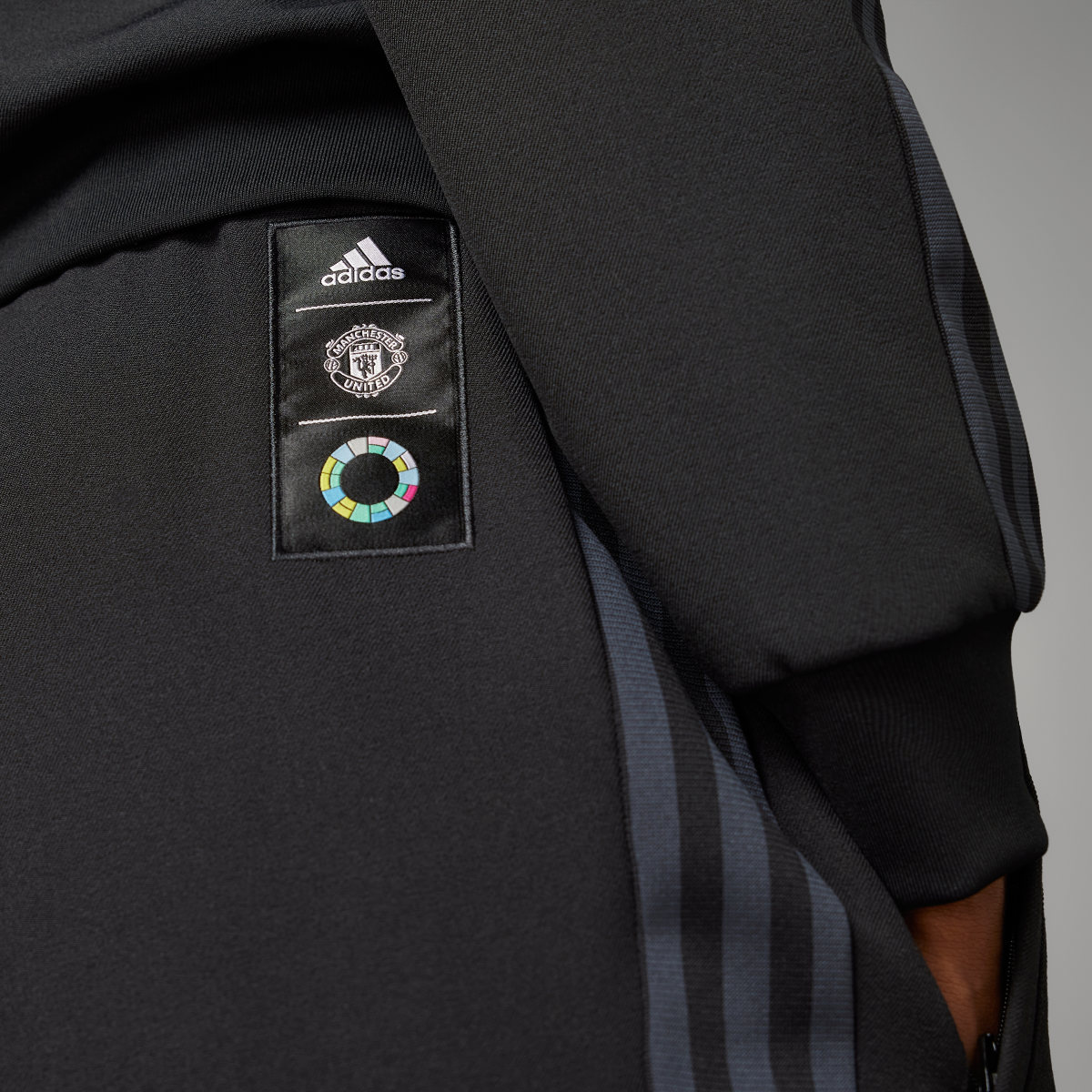 Adidas Pantalon de survêtement Manchester United Peter Saville. 6