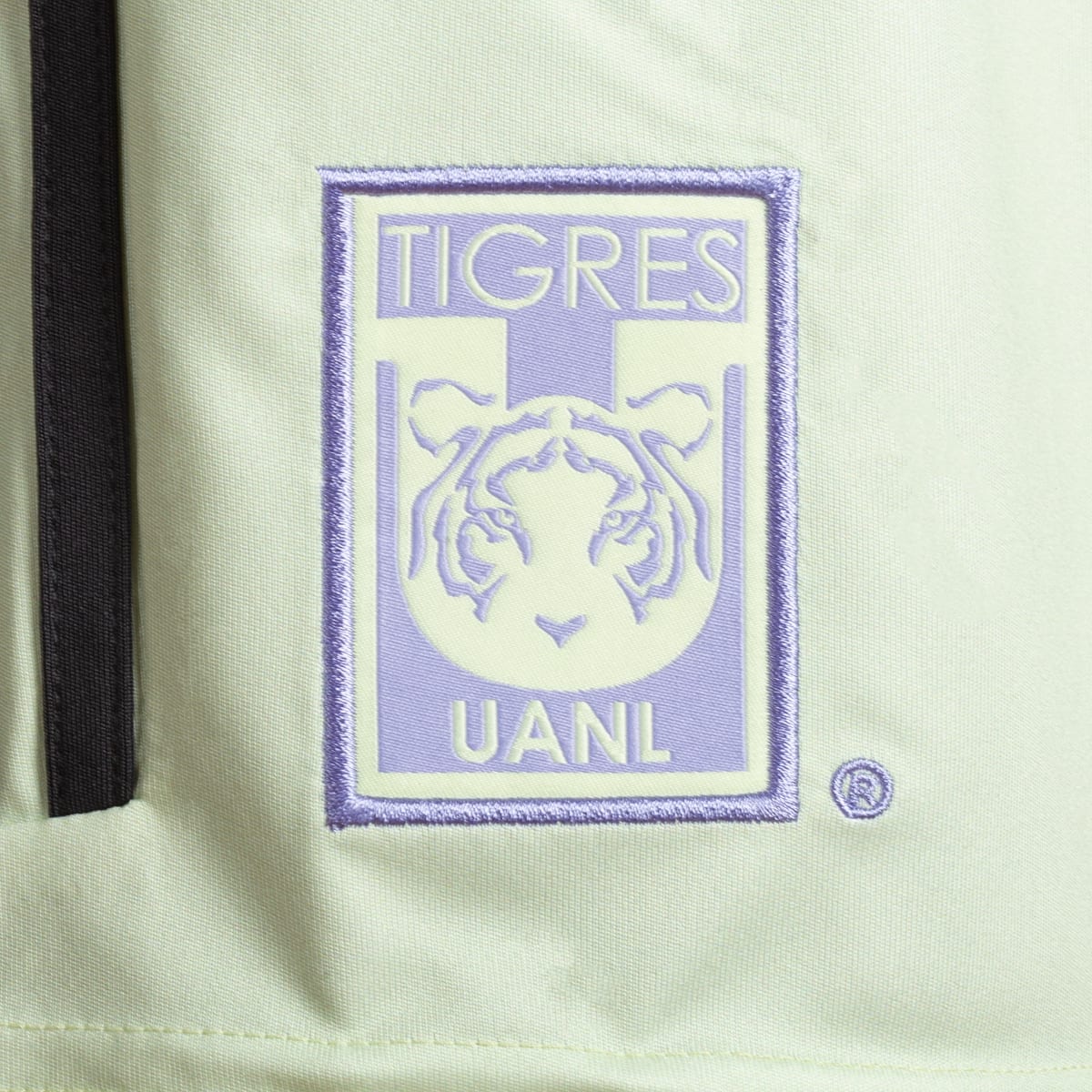 Adidas Short Tigres UANL Femenil 23/24. 5