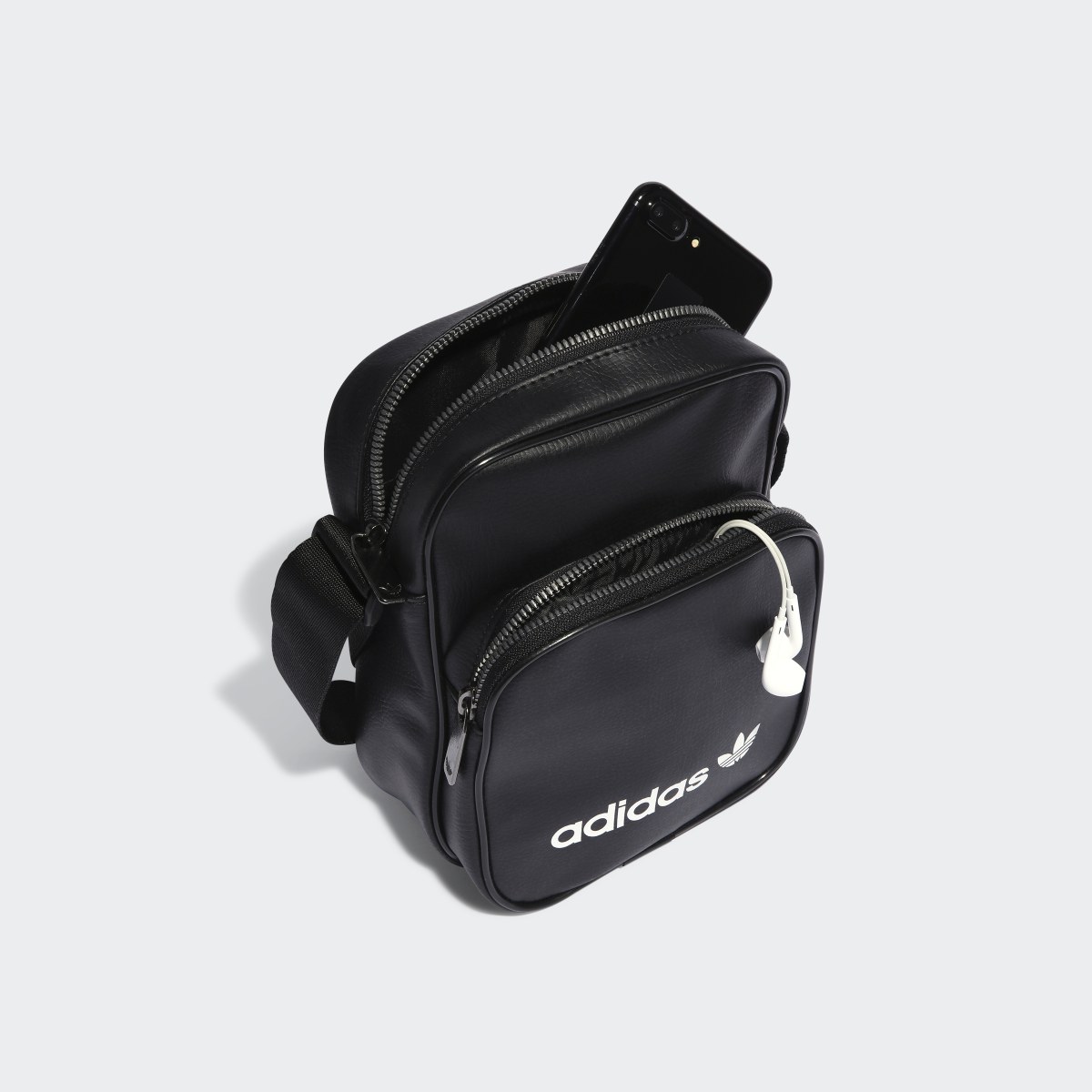 Adidas Archive Shoulder Bag. 5