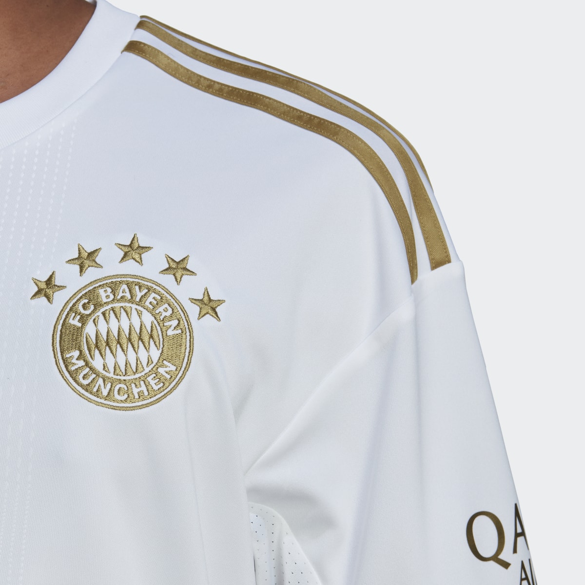 Adidas FC Bayern 22/23 Away Jersey. 7