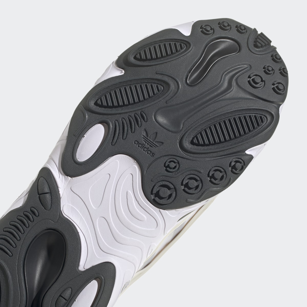 Adidas Oznova Schuh. 9