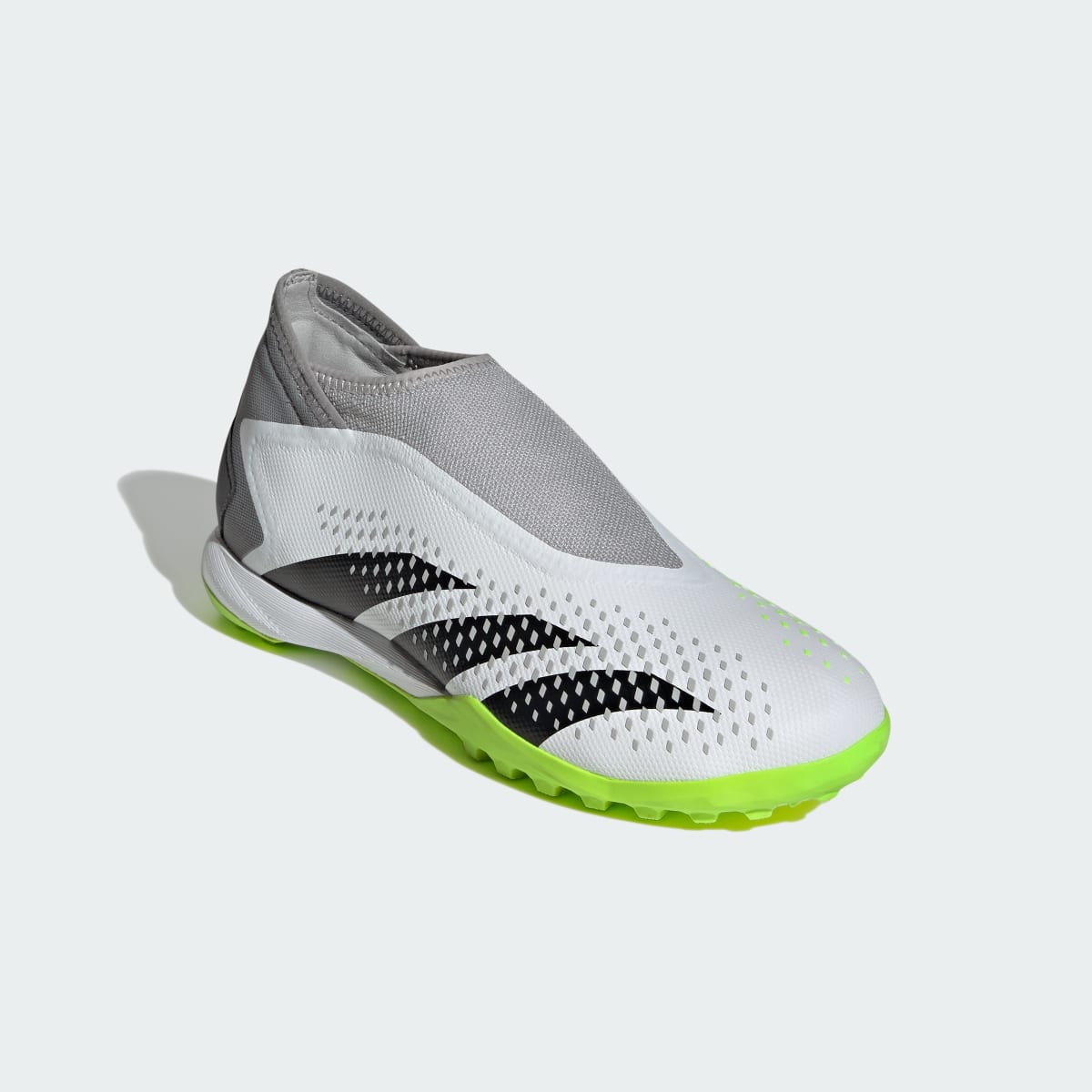 Adidas Zapatilla de fútbol Predator Accuracy.3 Laceless moqueta. 5