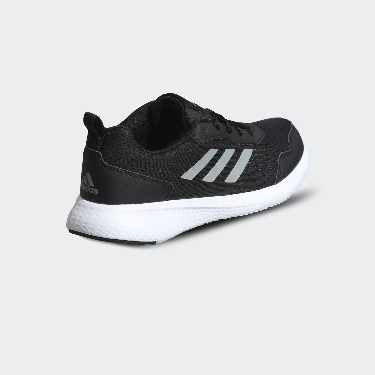 Adidas Restound M. 6