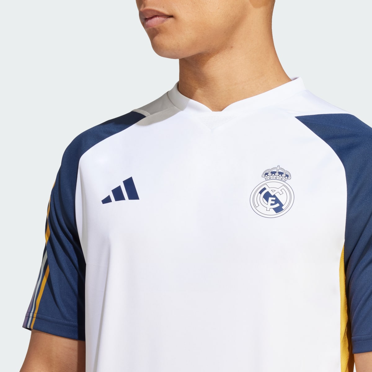 Adidas Real Madrid Tiro 23 Antrenman Forması. 7