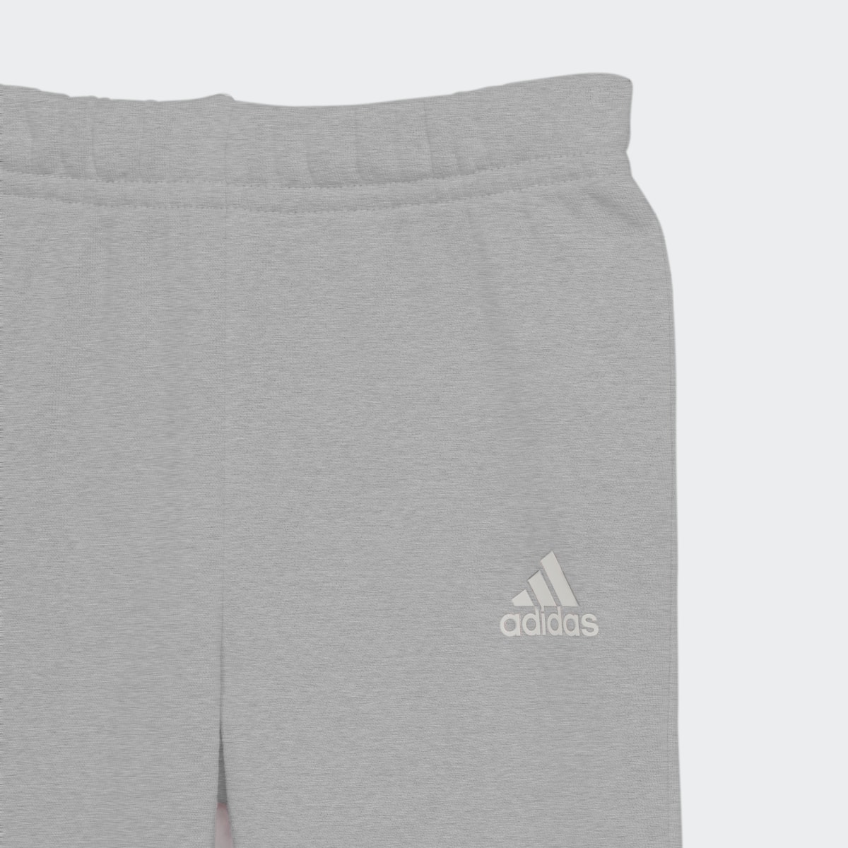 Adidas Essentials Sweatshirt und Hose Set. 9